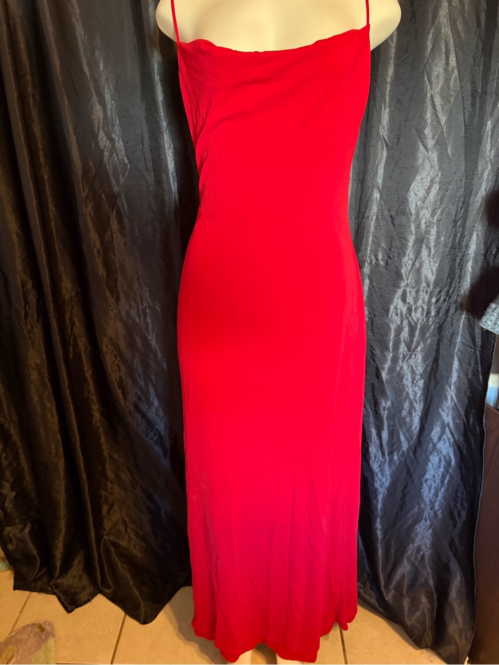 Sleek Red Spaghetti-Strap Maxi Dress